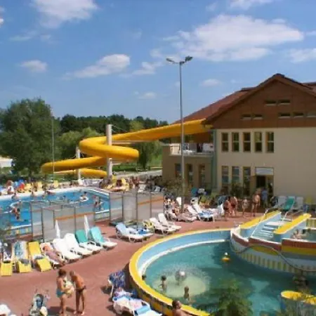 Lägenhet Pine Wood 5 *