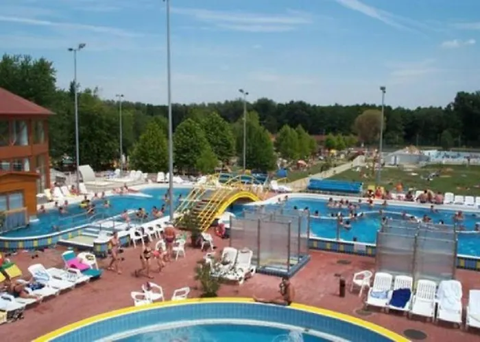 Pine Wood 5 Apartment *